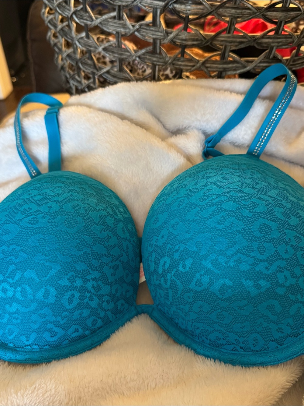 PINK Victoria's Secret Teal Lace-Print Push-Up Bra - Picture 2 of 7